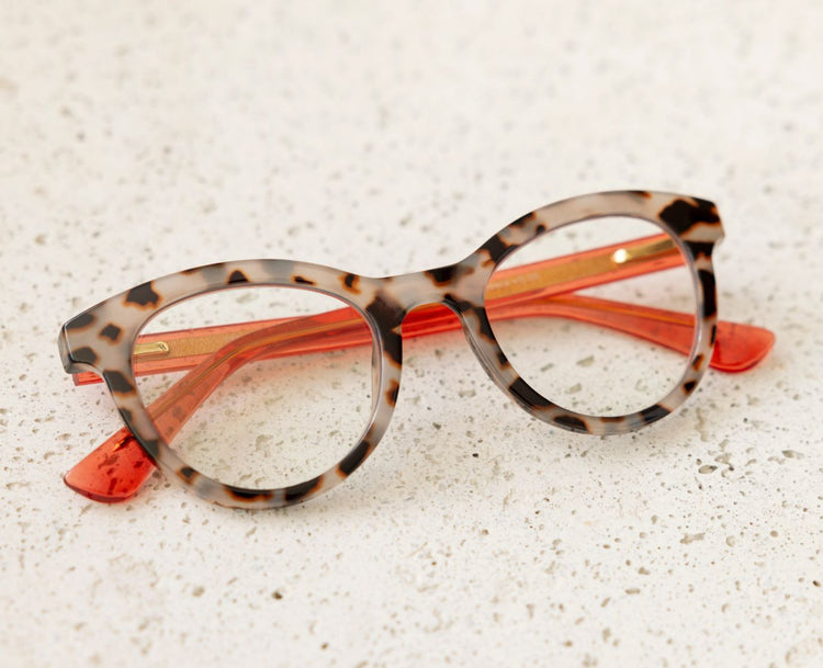Frame and extras lifestyle image representing the selected color, navy