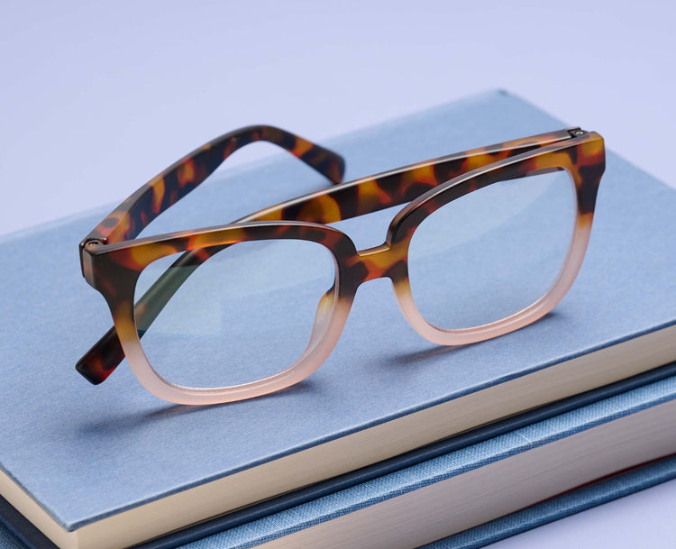 Frame and extras lifestyle image representing the selected color, tortoise-blush