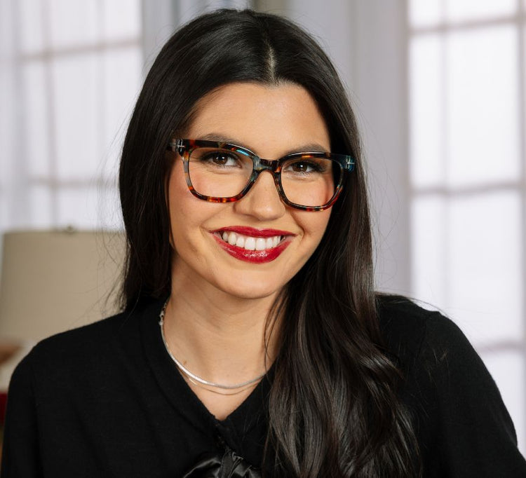 Lens lifestyle image representing the selected color, blue-quartz